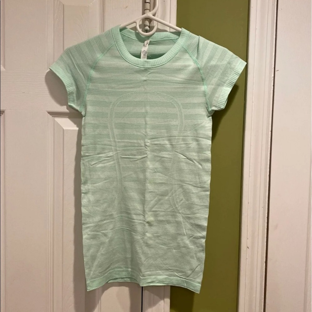 Lululemon swifty tech short sleeves